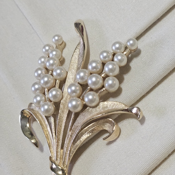 1950's Trifari Lily Of The Valley - Picture 4 of 10